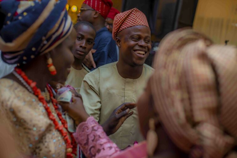 photo 1551381922 1f0c930e7df0